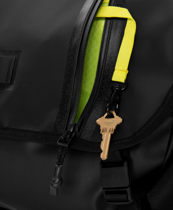 Especial Stash Messenger Bag - Jet Black